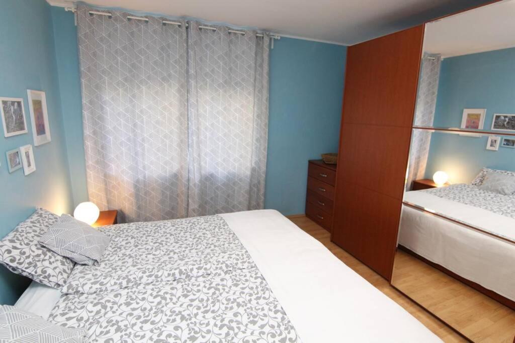 Fast Friend - Cozy Apartment In The Center With Private Garage Fiume Esterno foto
