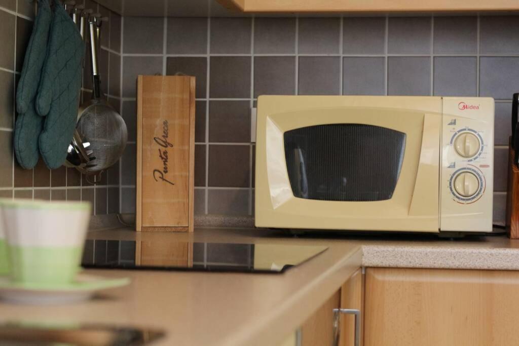 Fast Friend - Cozy Apartment In The Center With Private Garage Fiume Esterno foto