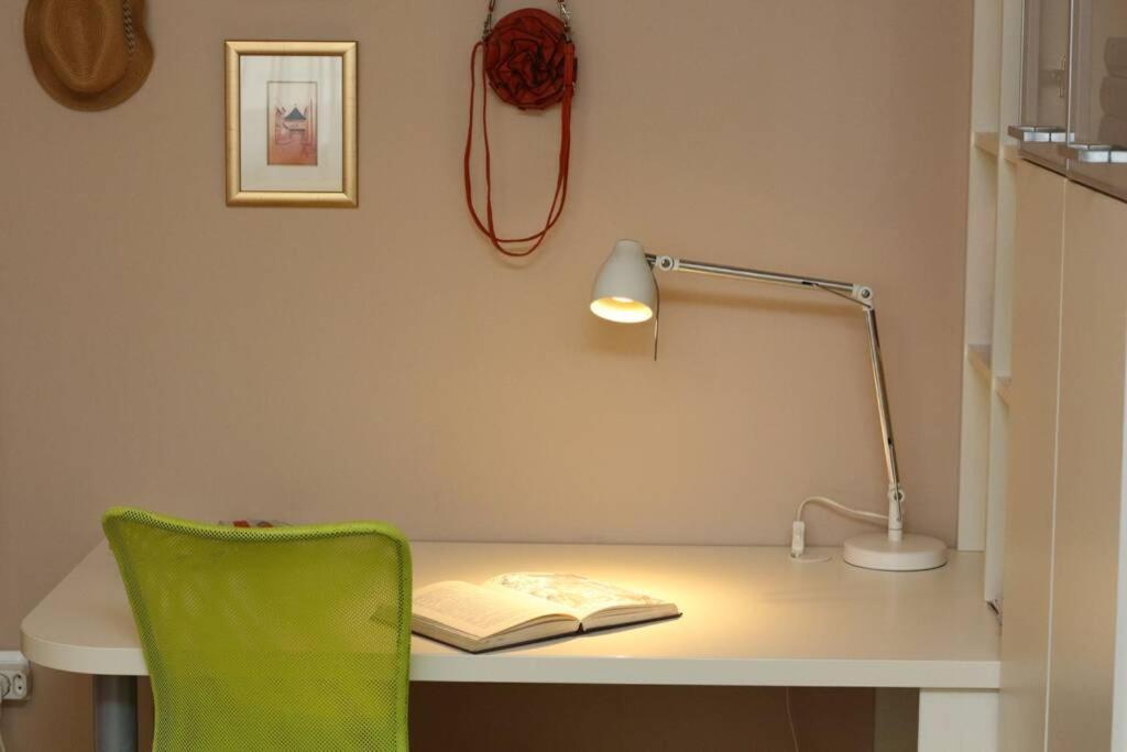 Fast Friend - Cozy Apartment In The Center With Private Garage Fiume Esterno foto