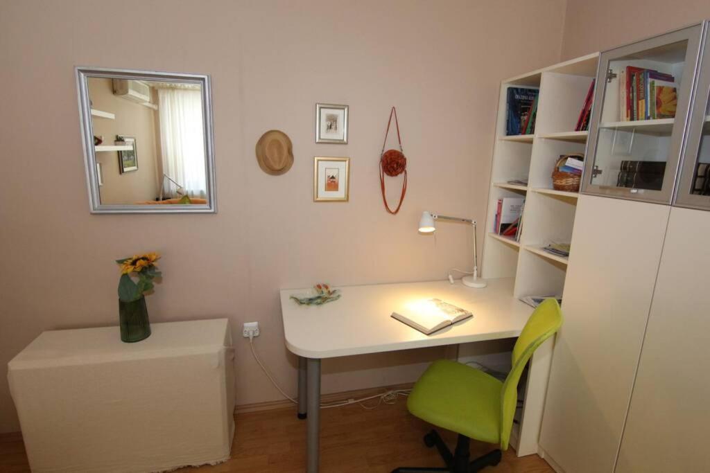 Fast Friend - Cozy Apartment In The Center With Private Garage Fiume Esterno foto