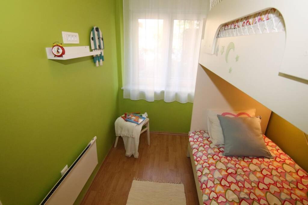 Fast Friend - Cozy Apartment In The Center With Private Garage Fiume Esterno foto