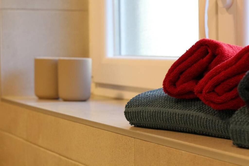 Fast Friend - Cozy Apartment In The Center With Private Garage Fiume Esterno foto
