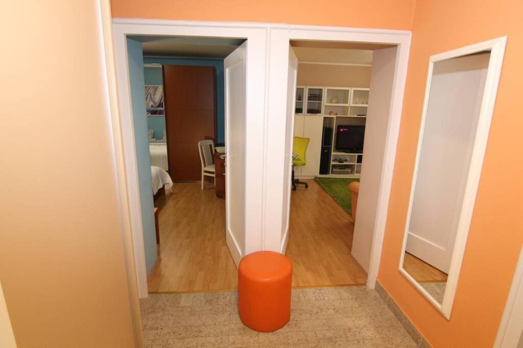 Fast Friend - Cozy Apartment In The Center With Private Garage Fiume Esterno foto