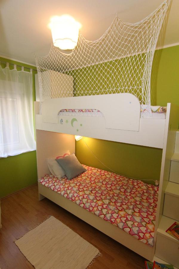 Fast Friend - Cozy Apartment In The Center With Private Garage Fiume Esterno foto