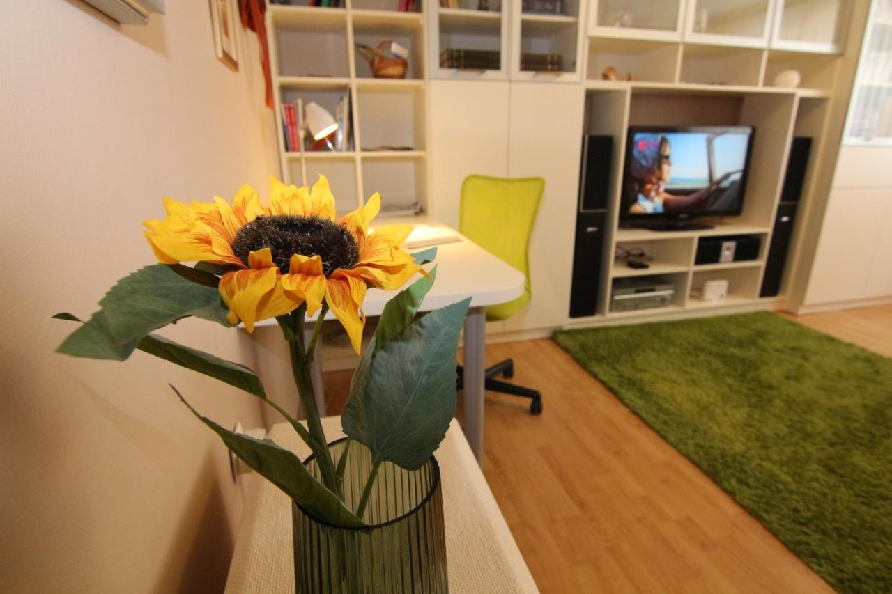 Fast Friend - Cozy Apartment In The Center With Private Garage Fiume Esterno foto